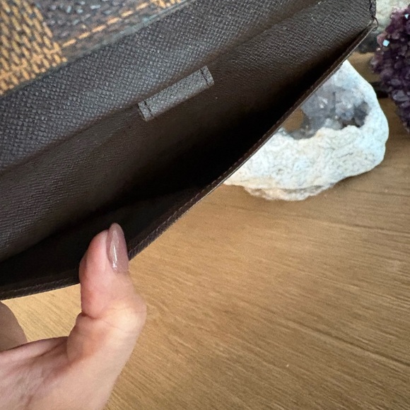 Louis Vuitton Damier Canvas Wallet - Picture 10 of 16